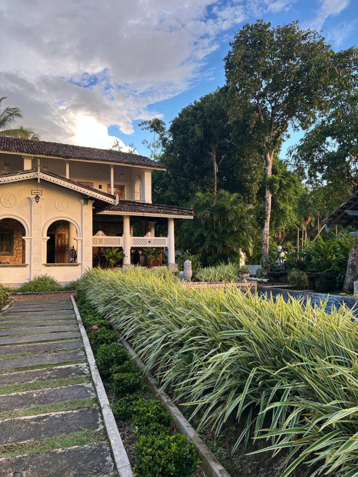 Villa Kubura Hikkaduwa Buitenkant foto