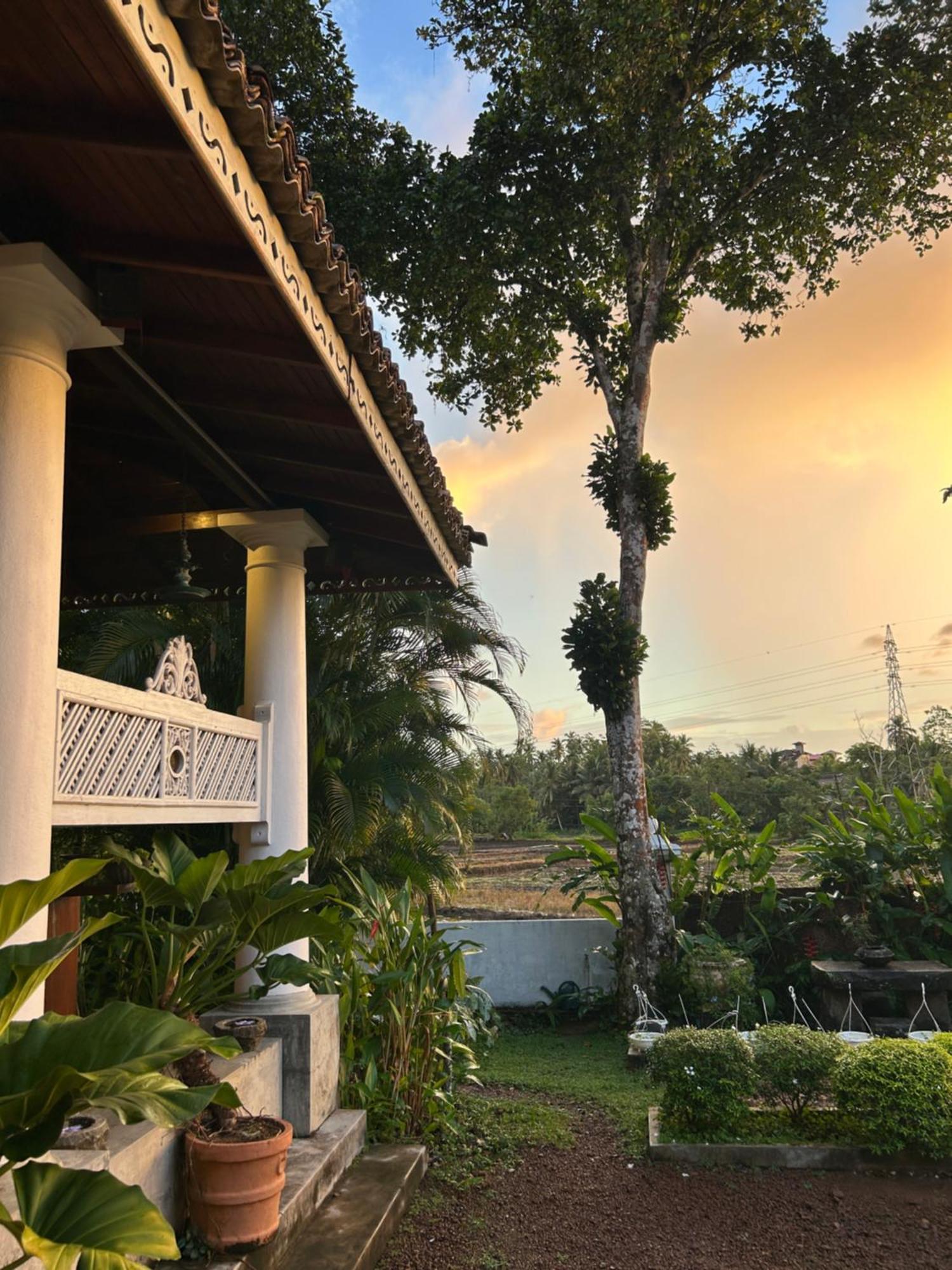 Villa Kubura Hikkaduwa Buitenkant foto