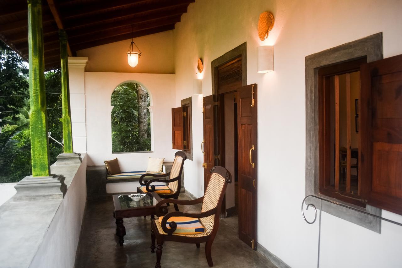 Villa Kubura Hikkaduwa Buitenkant foto