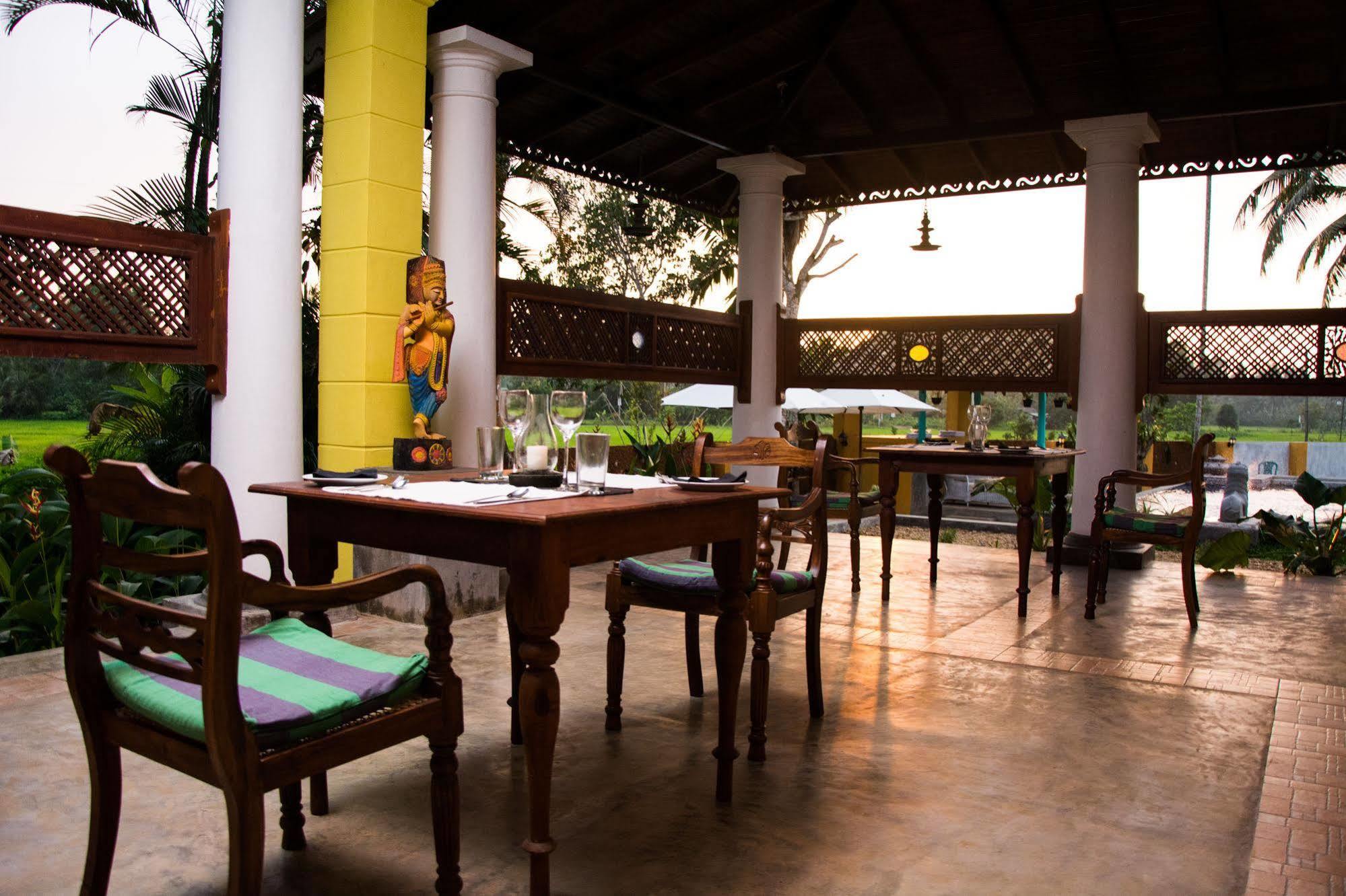 Villa Kubura Hikkaduwa Buitenkant foto
