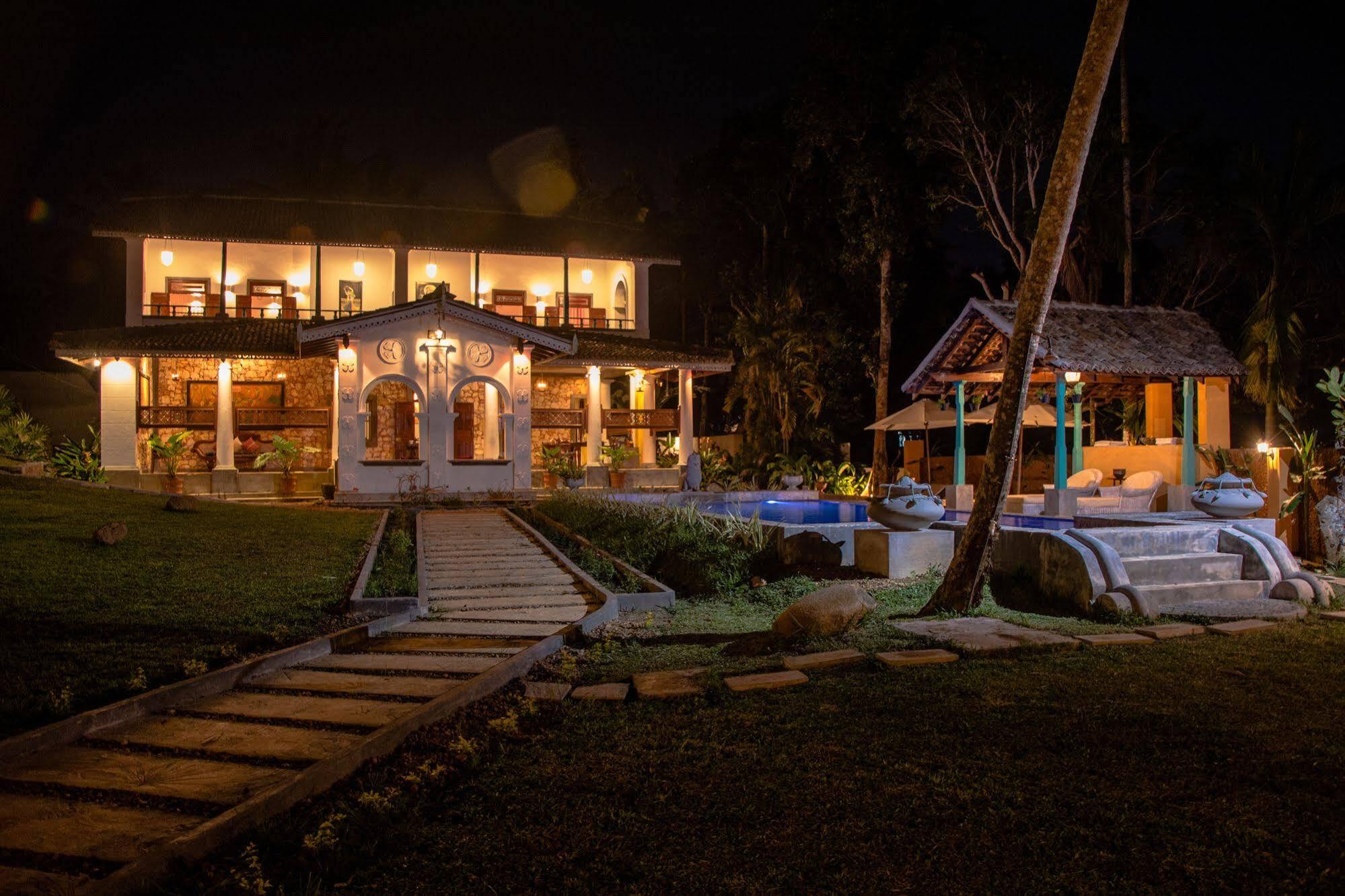 Villa Kubura Hikkaduwa Buitenkant foto