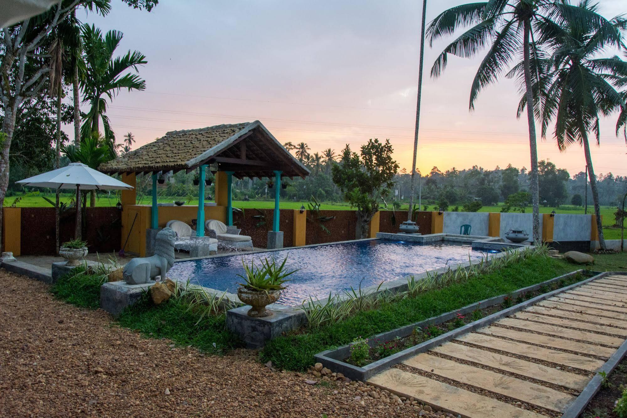 Villa Kubura Hikkaduwa Buitenkant foto