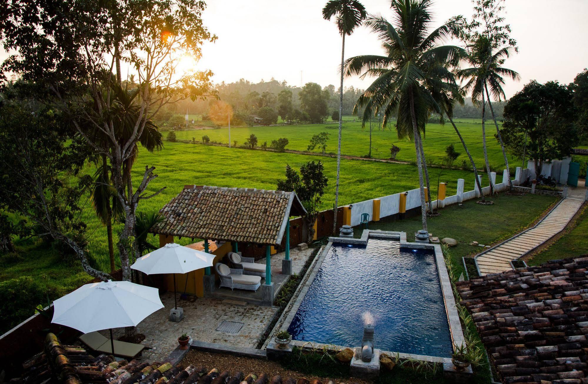 Villa Kubura Hikkaduwa Buitenkant foto
